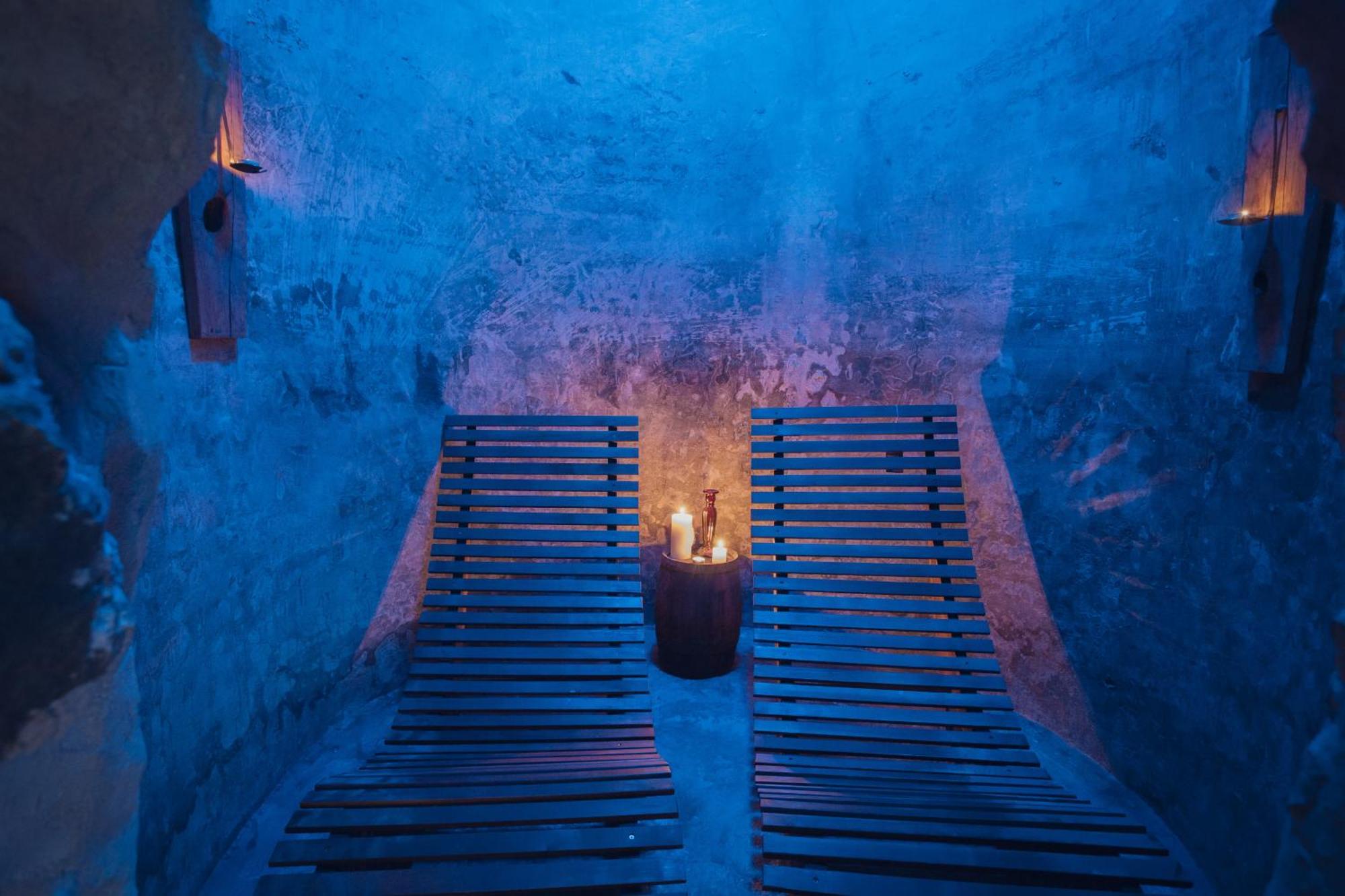 Отель Castell De L'Aguda Tora de Riubregos Экстерьер фото